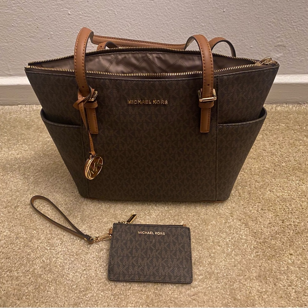 Brand New Michael Kors Logo Jet Set East West Top Zip Tote Bag with Wallet Set